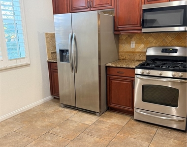 57 Wood Cliff Avenue - Photo Thumbnail 12