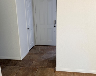 57 Wood Cliff Avenue - Photo Thumbnail 4