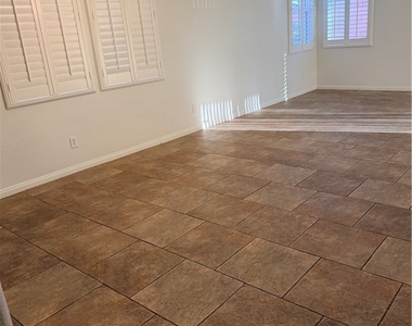 57 Wood Cliff Avenue - Photo Thumbnail 7