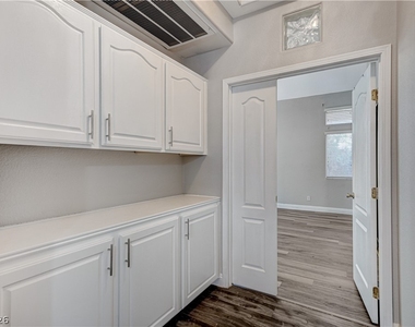 9409 Calico Garden Avenue - Photo Thumbnail 16