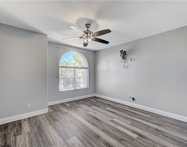 9409 Calico Garden Avenue - Photo Thumbnail 32
