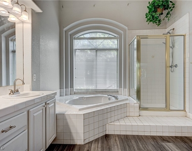 9409 Calico Garden Avenue - Photo Thumbnail 23
