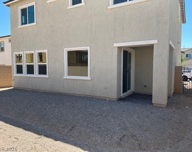10440 Bagg Avenue - Photo Thumbnail 23