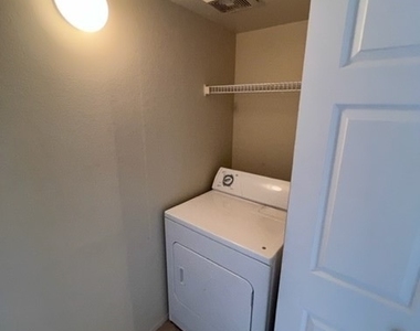 7255 W Sunset Road - Photo Thumbnail 10