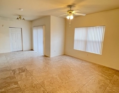 7255 W Sunset Road - Photo Thumbnail 7