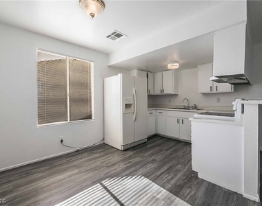 4721 Cessna Avenue - Photo Thumbnail 7
