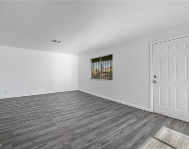 4721 Cessna Avenue - Photo Thumbnail 2