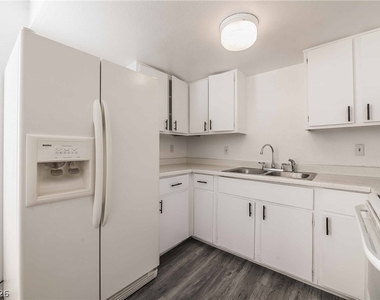 4721 Cessna Avenue - Photo Thumbnail 5
