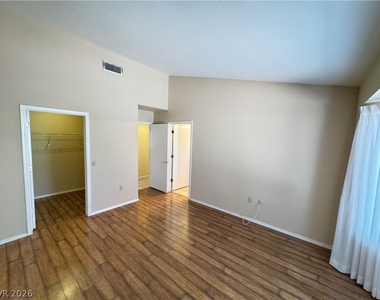 2449 Desert Glen Drive - Photo Thumbnail 22