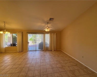 2449 Desert Glen Drive - Photo Thumbnail 5