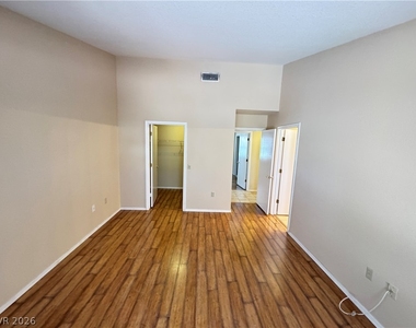 2449 Desert Glen Drive - Photo Thumbnail 23