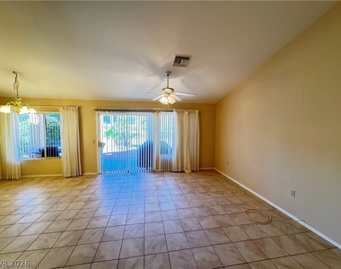 2449 Desert Glen Drive - Photo Thumbnail 6