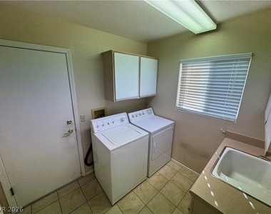 2449 Desert Glen Drive - Photo Thumbnail 12