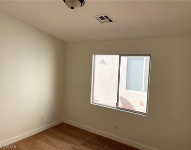 4044 Misty Lilac Court - Photo Thumbnail 17