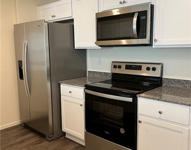 1112 Ruby Sparrow Street - Photo Thumbnail 7