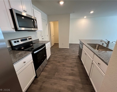 1112 Ruby Sparrow Street - Photo Thumbnail 8