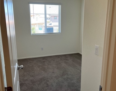 1112 Ruby Sparrow Street - Photo Thumbnail 22