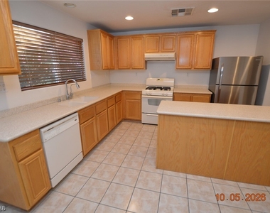 6225 Murphys Windmill Avenue - Photo Thumbnail 8