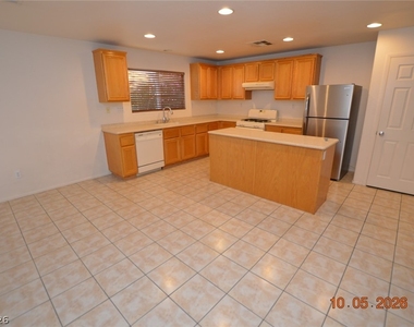 6225 Murphys Windmill Avenue - Photo Thumbnail 7