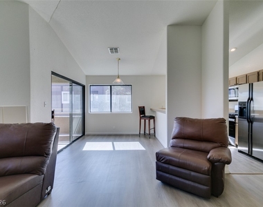 5054 S Rainbow Boulevard - Photo Thumbnail 6