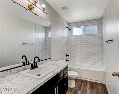 828 Eugene Cernan Street - Photo Thumbnail 7