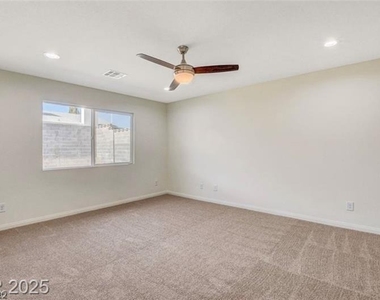 828 Eugene Cernan Street - Photo Thumbnail 11