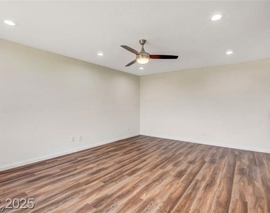 828 Eugene Cernan Street - Photo Thumbnail 15