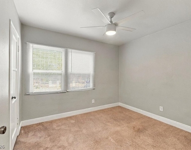 427 S 16th Street - Photo Thumbnail 12