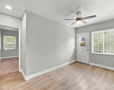 427 S 16th Street - Photo Thumbnail 11