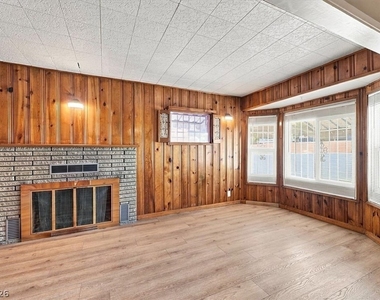 427 S 16th Street - Photo Thumbnail 4