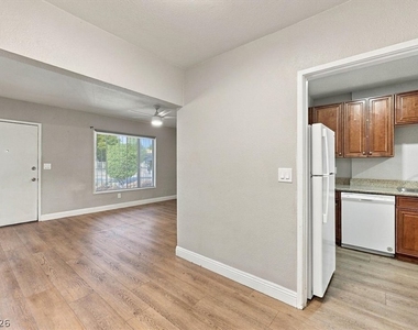 427 S 16th Street - Photo Thumbnail 18