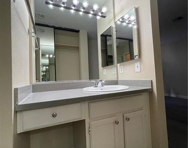 6250 W Flamingo Road - Photo Thumbnail 8
