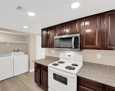 5386 River Glen Drive - Photo Thumbnail 23