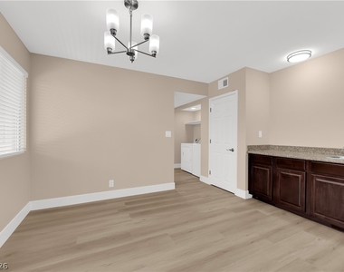 5386 River Glen Drive - Photo Thumbnail 20