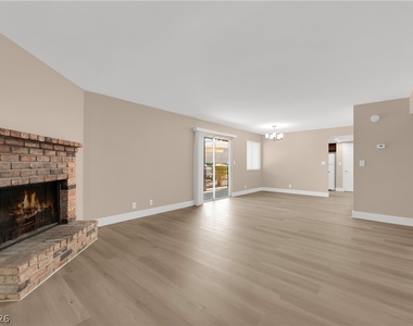 5386 River Glen Drive - Photo Thumbnail 15
