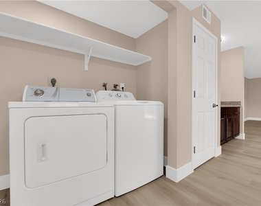 5386 River Glen Drive - Photo Thumbnail 21