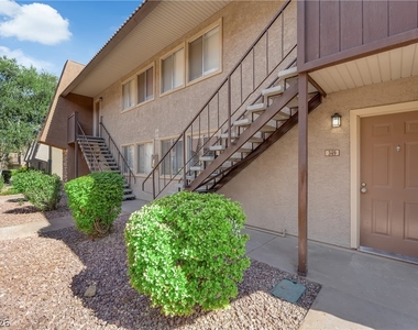 5386 River Glen Drive - Photo Thumbnail 2