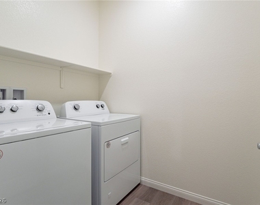1691 Douglas Creek Street - Photo Thumbnail 32