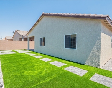 1691 Douglas Creek Street - Photo Thumbnail 37