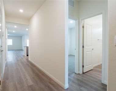 1691 Douglas Creek Street - Photo Thumbnail 16