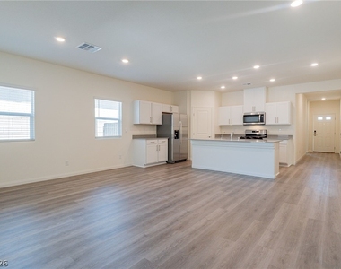1691 Douglas Creek Street - Photo Thumbnail 14