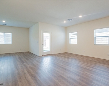 1691 Douglas Creek Street - Photo Thumbnail 19