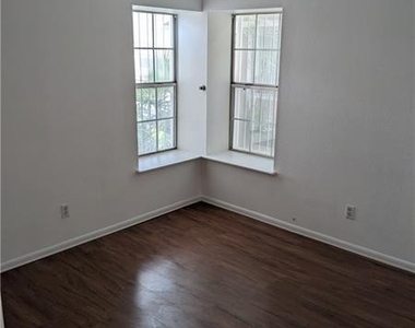 712 Brenner Way - Photo Thumbnail 10