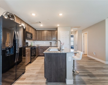 5230 Steep Cliffs Avenue - Photo Thumbnail 12