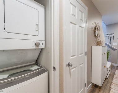 5230 Steep Cliffs Avenue - Photo Thumbnail 31