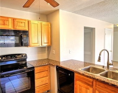 2349 Canfield Drive - Photo Thumbnail 5