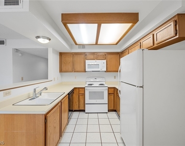 1575 W Warm Springs Road - Photo Thumbnail 12