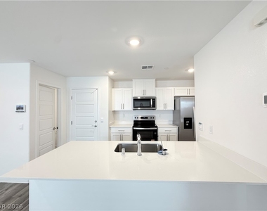 9844 Maple Pass Avenue - Photo Thumbnail 5