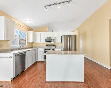 3124 Bayliner Avenue - Photo Thumbnail 10