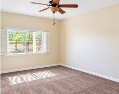 10279 Queensbury Avenue - Photo Thumbnail 14